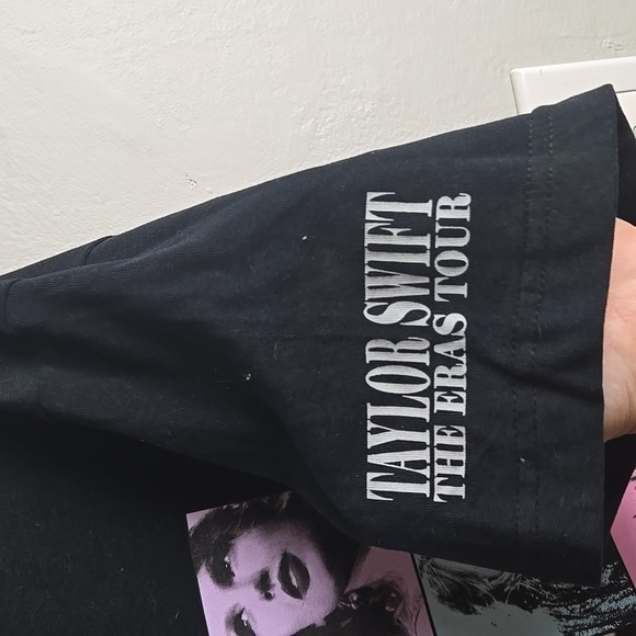 Taylor Swift The Eras Tour T-Shirt Official Concert Cities 2023-2024-Size Medium - Picture 5 of 12